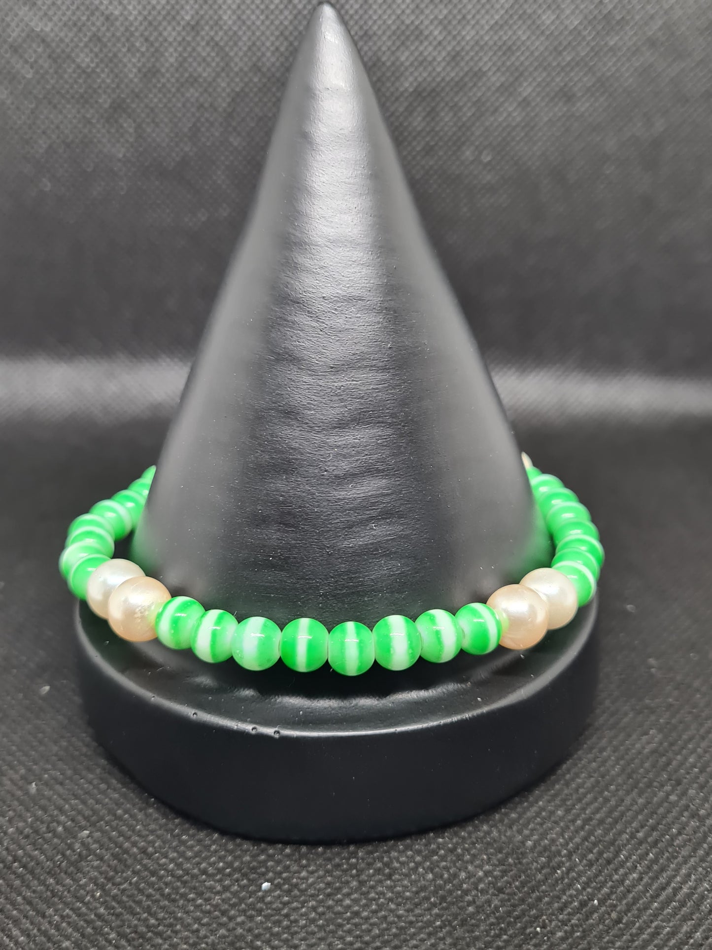 Green Stripe & Pearl (20cm)