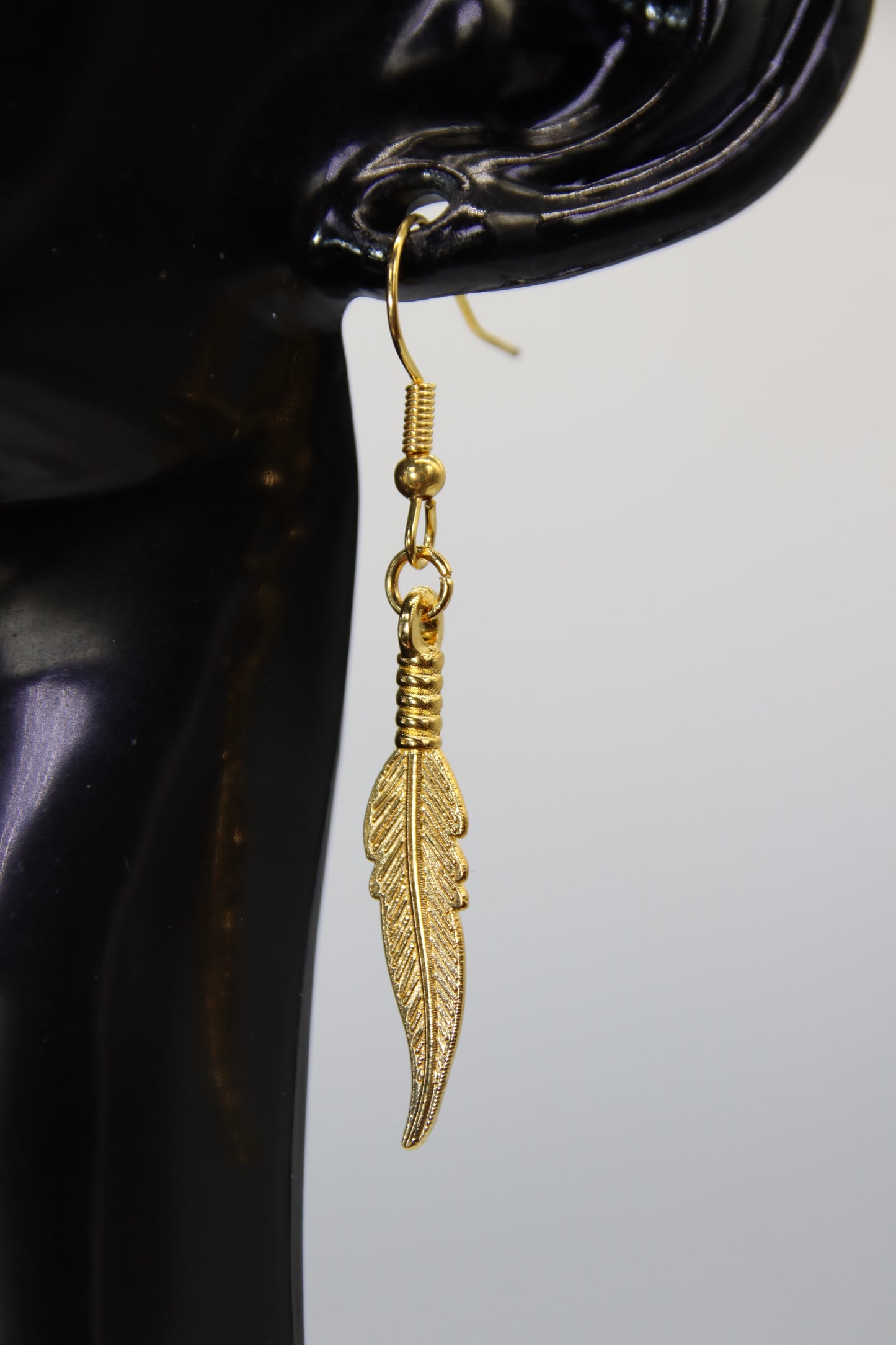 Retro Feather Stud Earring (Gold/Silver)