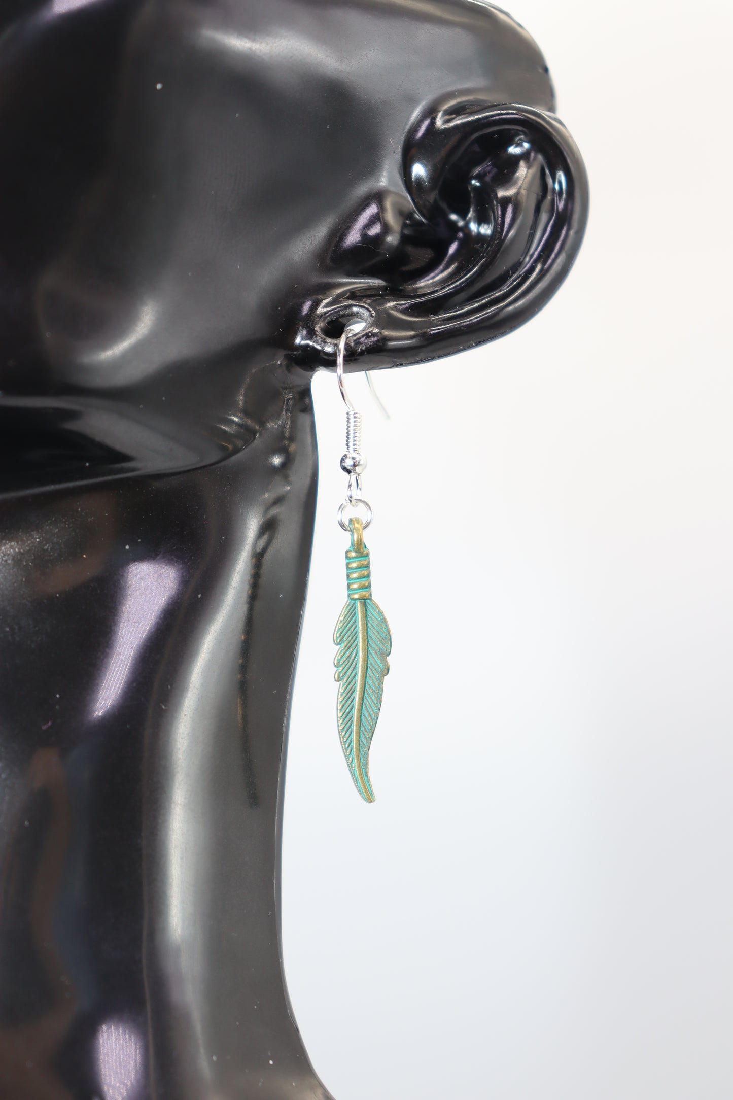Retro Feather Stud Earring (Gold/Silver)