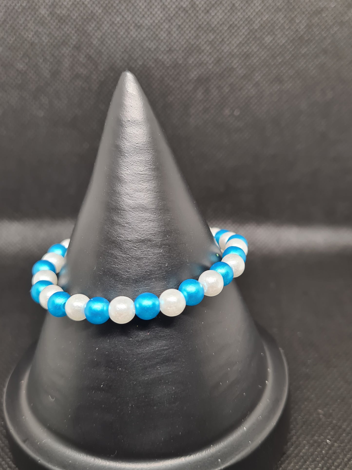 Blue & White, Vibrant Beads (16cm)