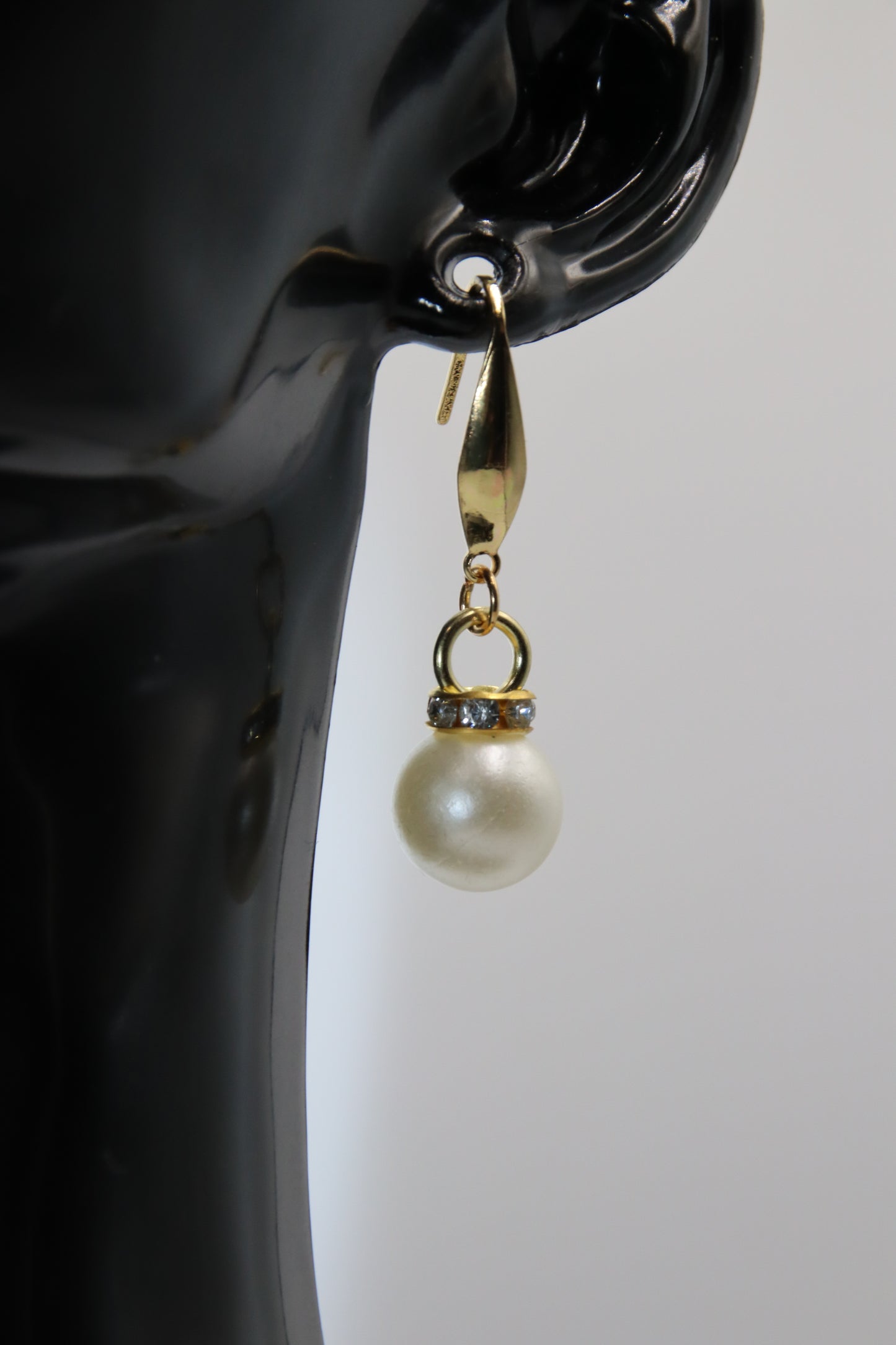 Pearls with Diamonte Hook, 18K Gold Plated, Hypo