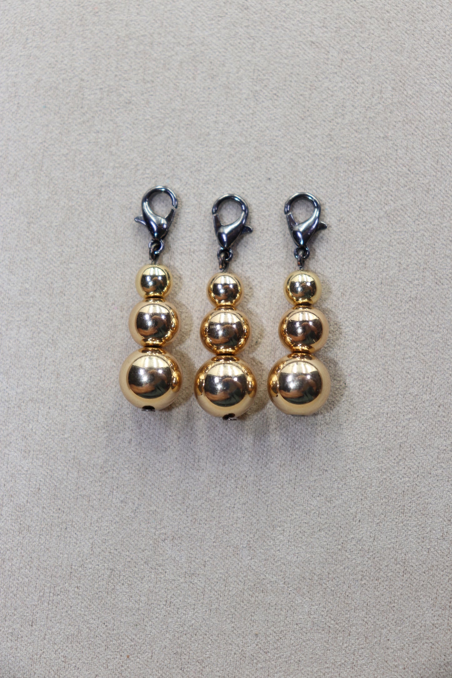 Zipper Pull Black
