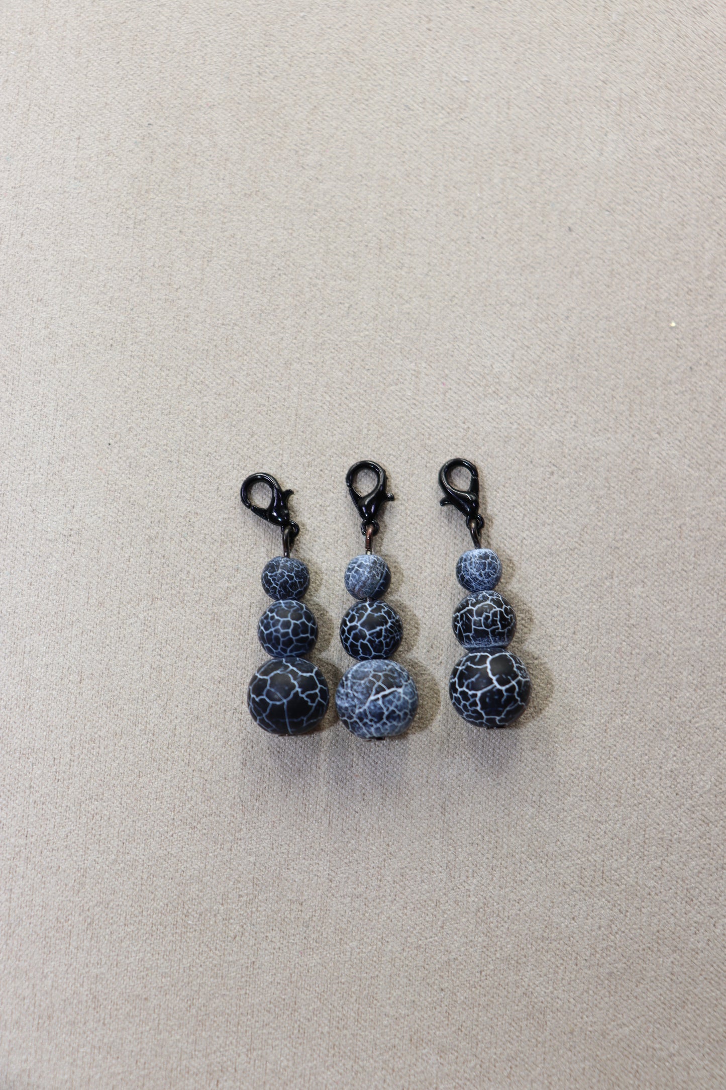 Zipper Pull Black