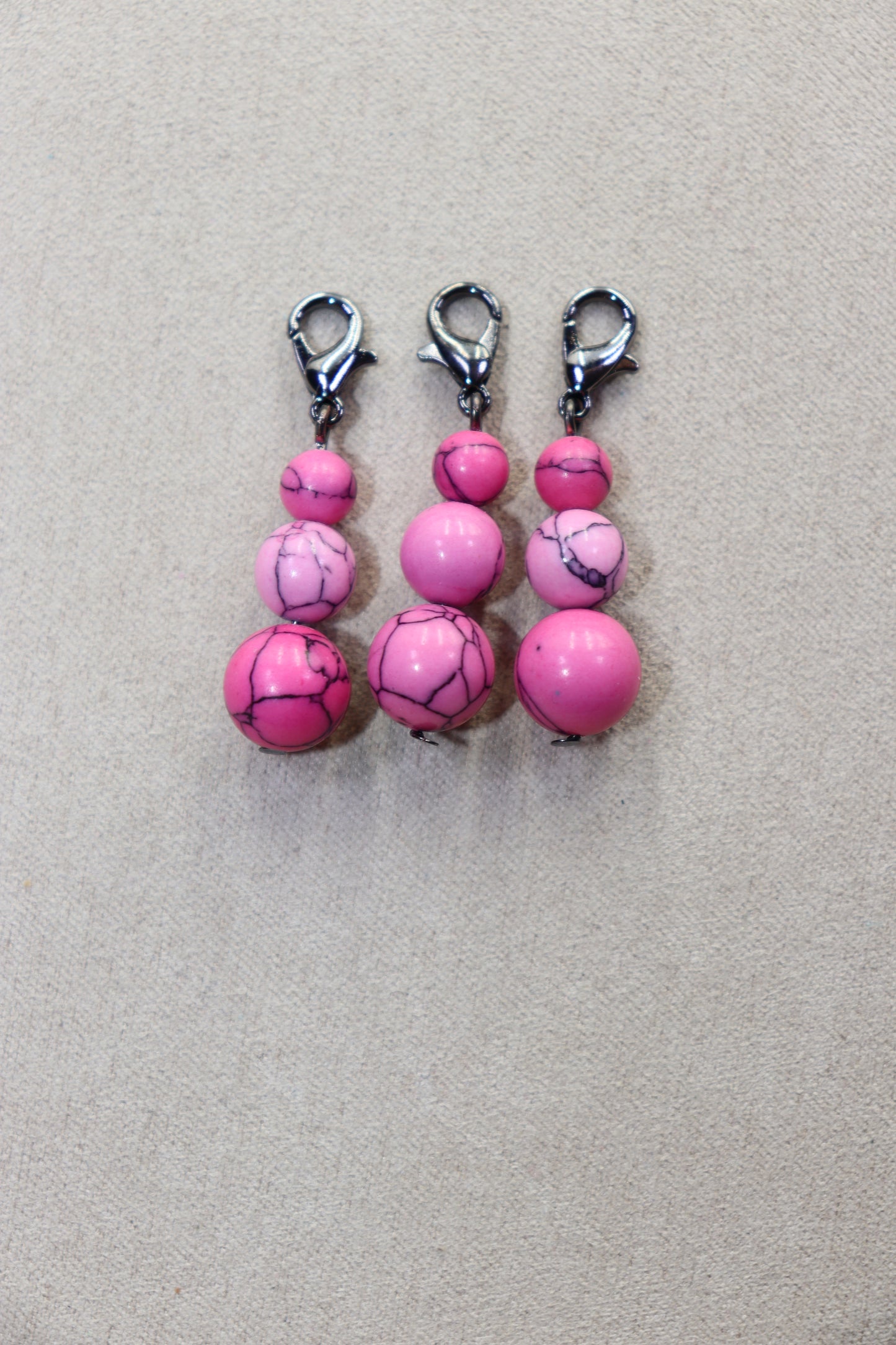 Zipper Pull Black