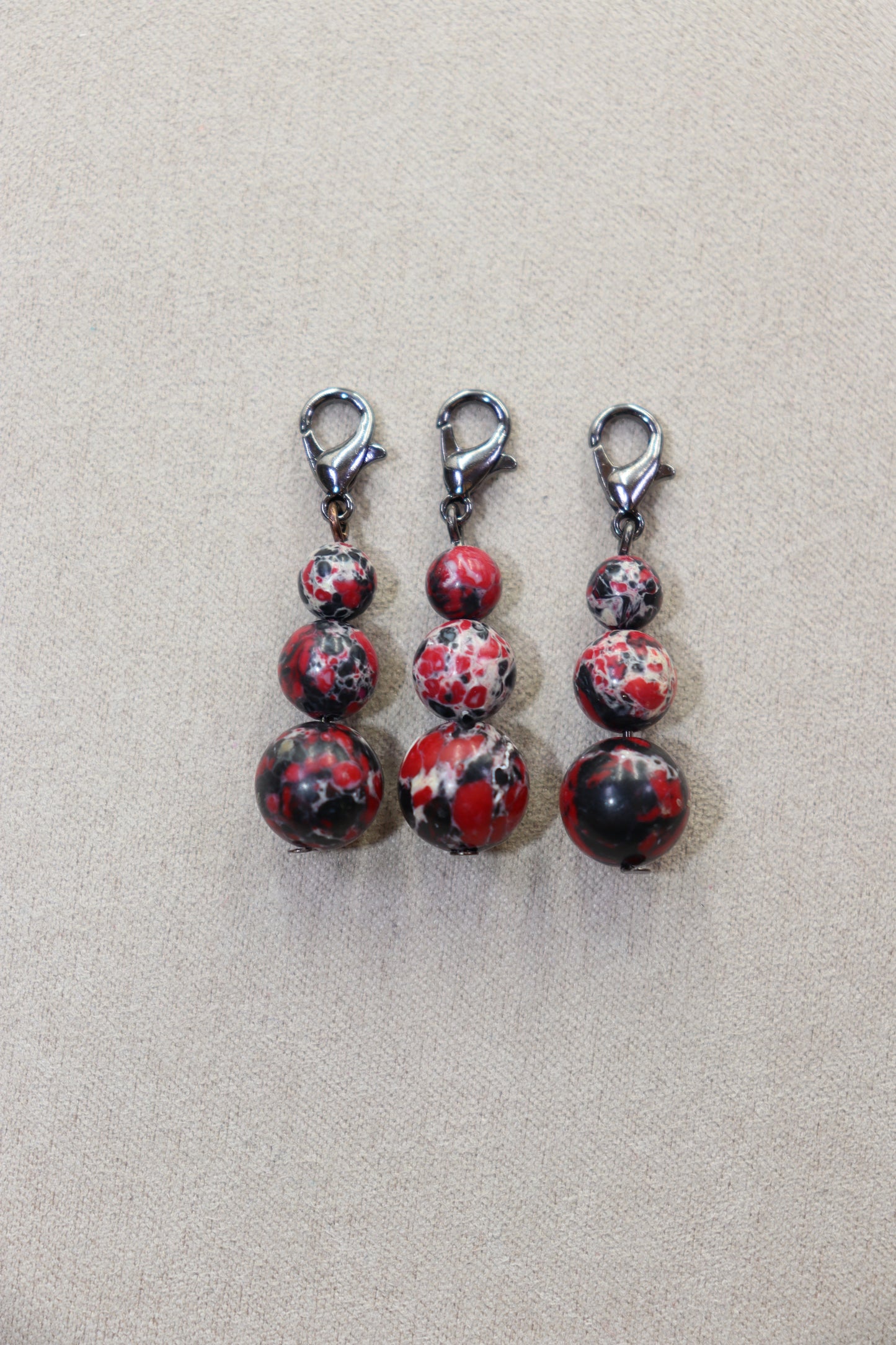Zipper Pull Black