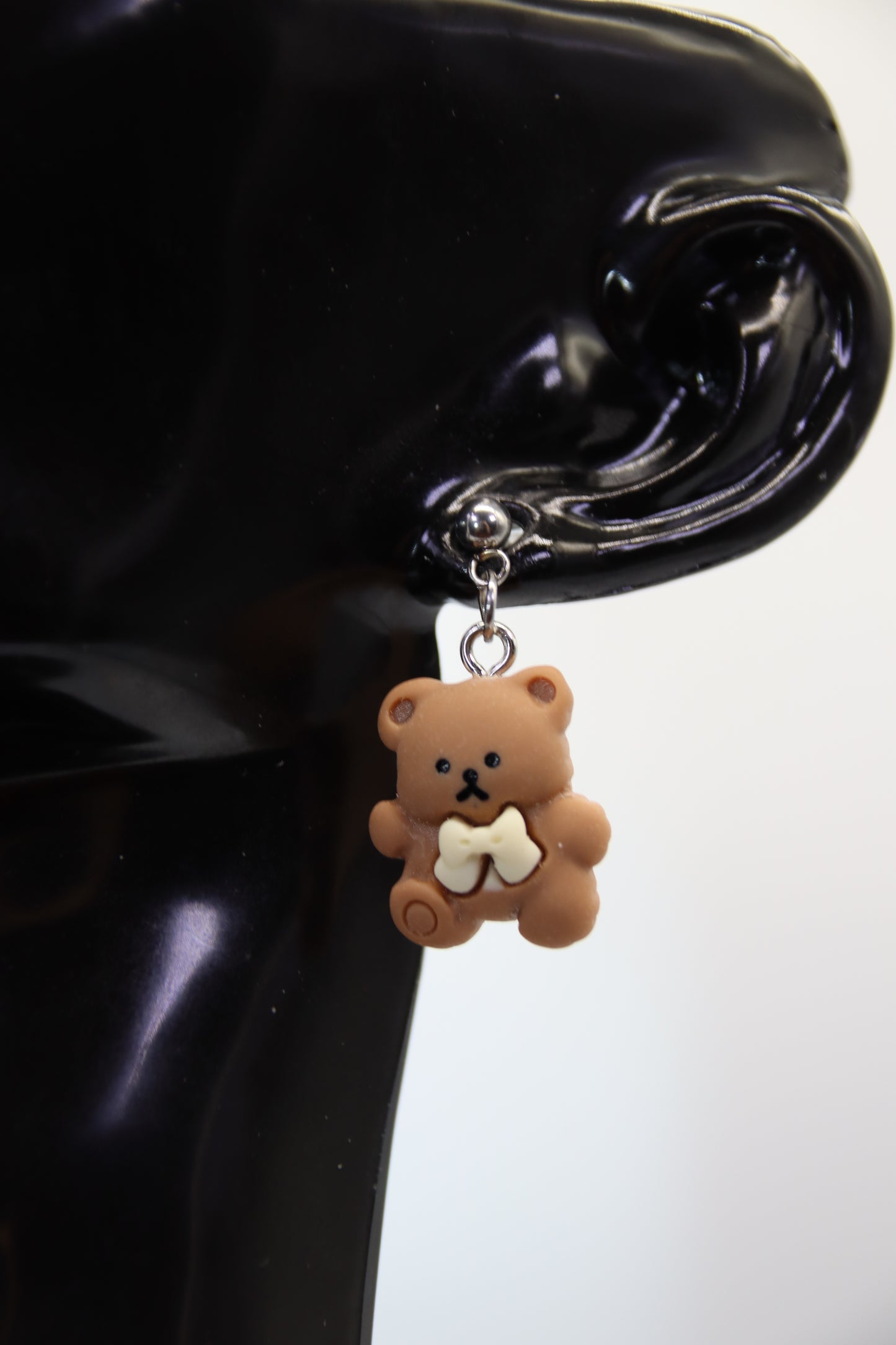 Bow Bear (beige & brown), Earrings