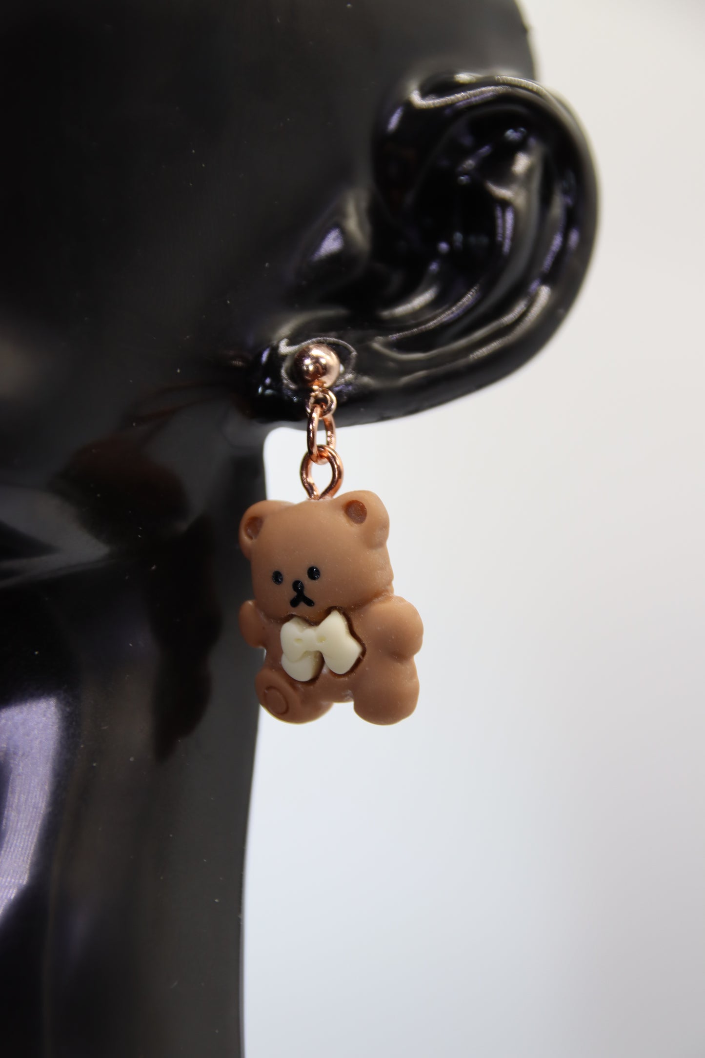 Bow Bear (beige & brown), Earrings