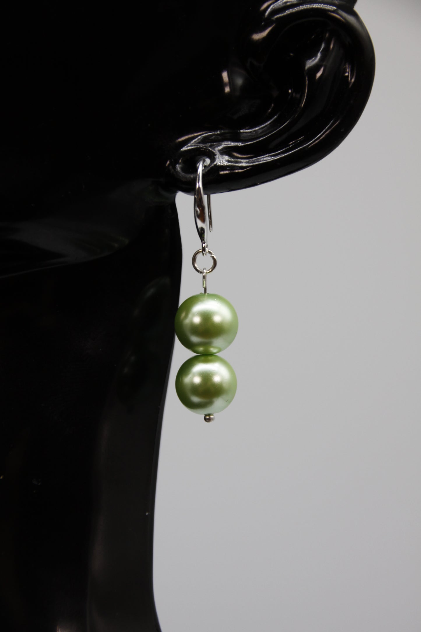 Glass Pearl, Light Green Silvery Hooks